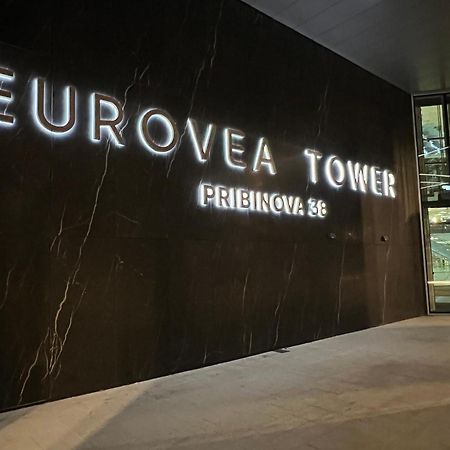 Nikas Eurovea Apartments - Free Parking Bratislava Exterior photo