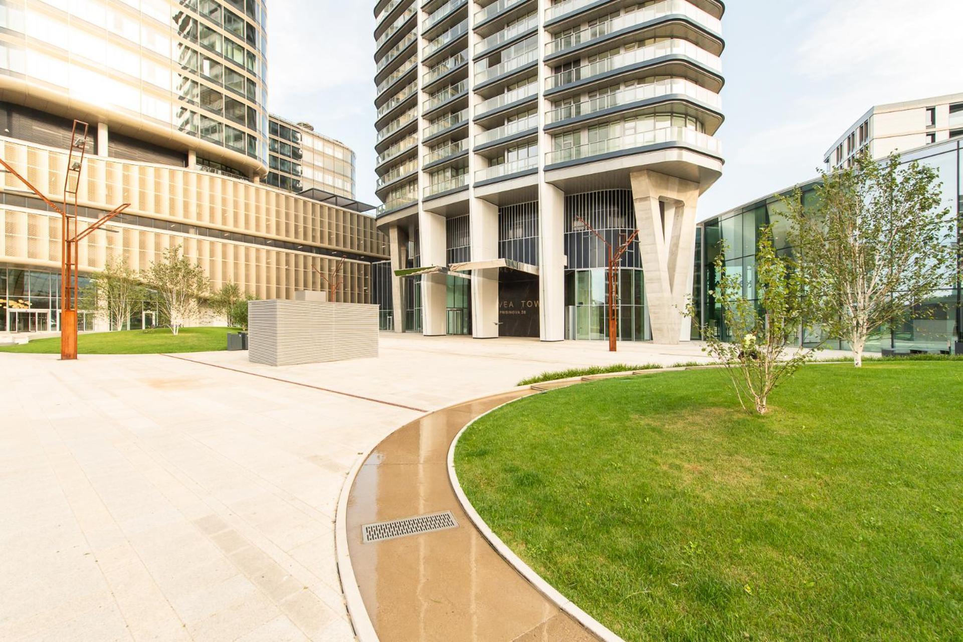Nikas Eurovea Apartments - Free Parking Bratislava Exterior photo